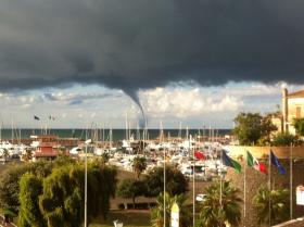 Tromba d\'aria a Nettuno