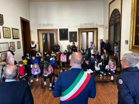 Bambini e Sindaco Burrini