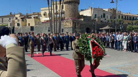 Cerimonia del 2 giugno: la corona