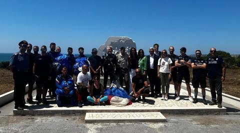 La foto di gruppo dopo i lanci di inaugurazione 