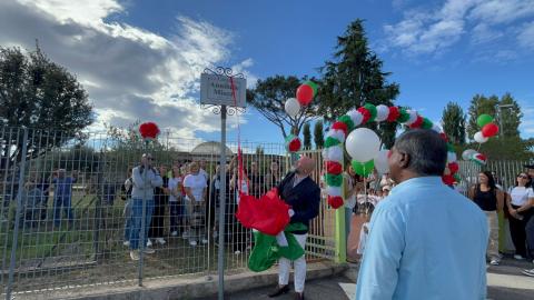 Il sindaco scopre la targa dedicata ad Annibale Miozzi