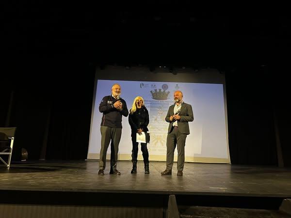 Il Sindaco sul palco del Teatro Spazio Vitale per l'evento della Protezione civile